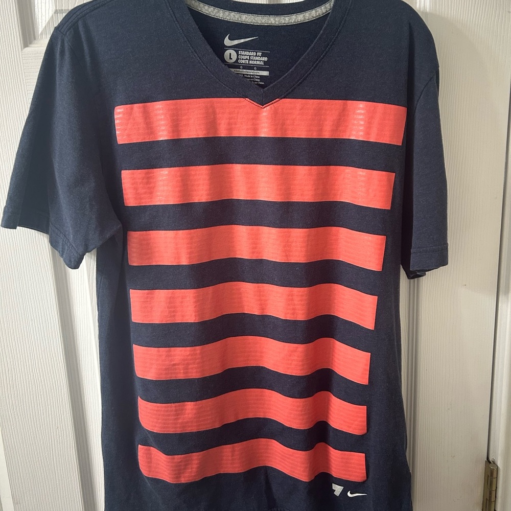 ***VERY RARE***  CR7 Cristiano Ronaldo signature V-neck Nike T-shirt